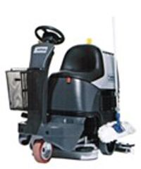 BR 752 駕駛式洗地機